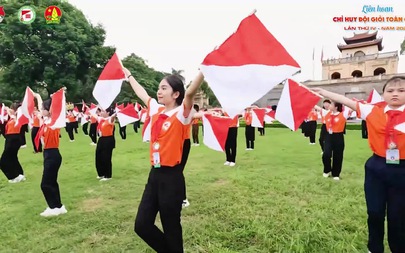 Màn đồng diễn Semaphore cực đẹp mắt đạt Kỷ lục Việt Nam