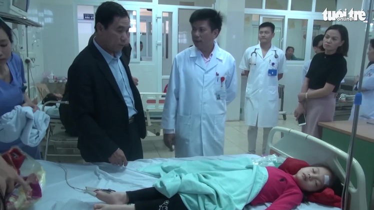 Video: 130 học sinh mầm non nhập viện nghi bị ngộ độc thực phẩm